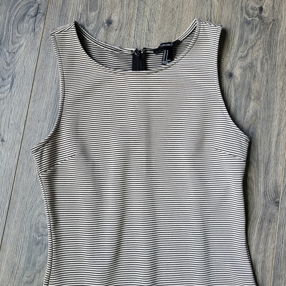 Forever 21 Sheath Dress Tan & Black {Medium} - Picture 4 of 8